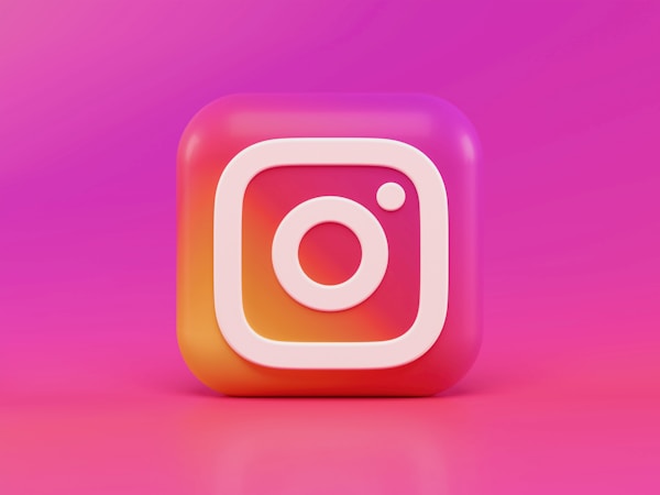 insta-right-image